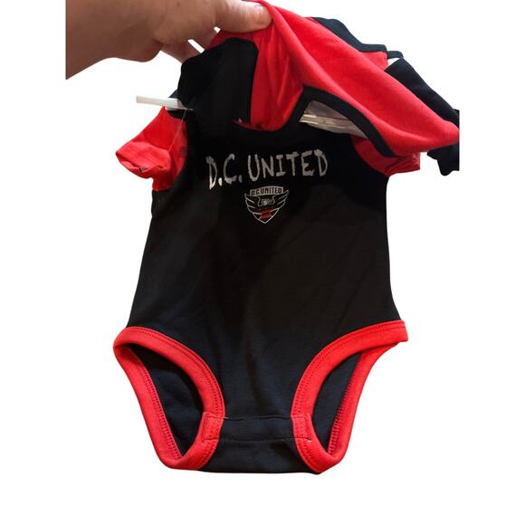 NWT D.C. United Newborn & Infant 3-6 Months 3-Pack Bodysuit Set Black/Red/white - Picture 3 of 5